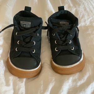 Toddler boys converse